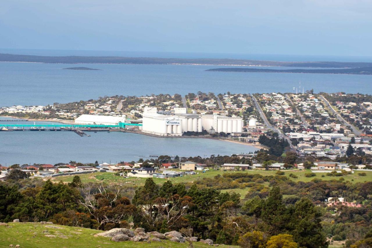 Tasman Beachside Apartment Port Lincoln Exterior photo