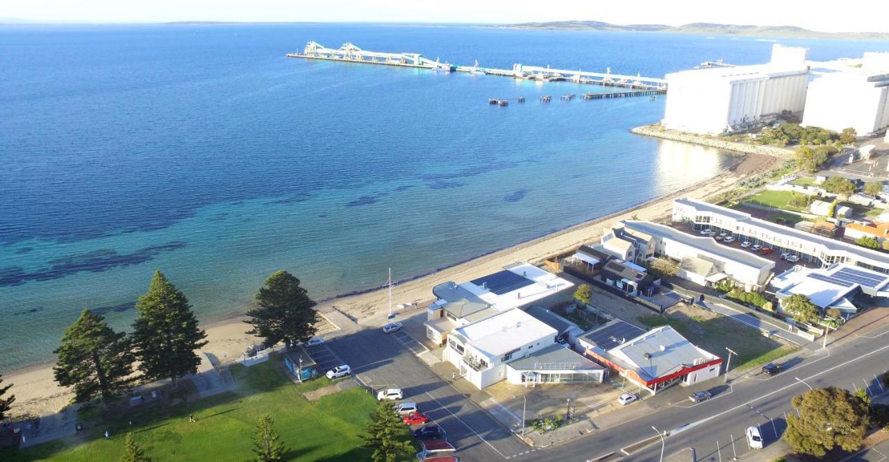 Tasman Beachside Apartment Port Lincoln Exterior photo